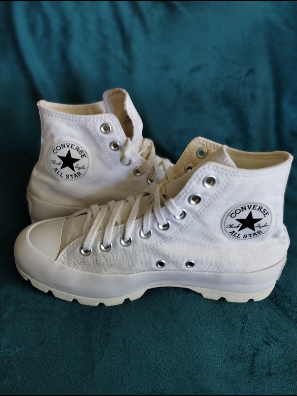 Converse Lugged High Top Sneakers White Women’s 8.5 Men’s 6.5 565902C